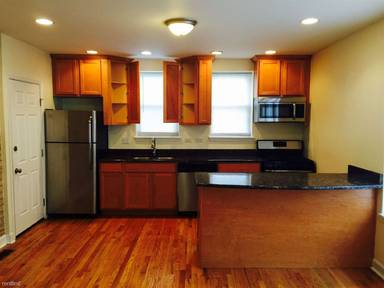 Main picture of 6500-04 N Washtenaw Ave & 2704-08 W Arthur Ave Apartmetns