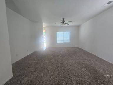 Main picture of 2068 W Merritt St