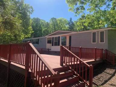 Main picture of 304 Hiller Rd