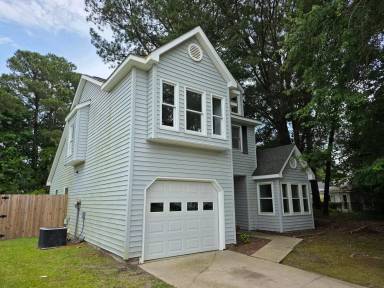 Main picture of 127 Broadleaf Dr