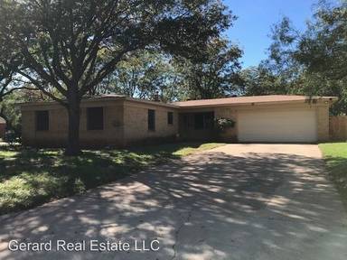 Main picture of 1400 Beechwood Ln