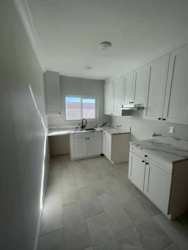 Main picture of 1050 N Ogden Dr