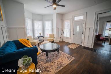 Main picture of 254 W 5th St