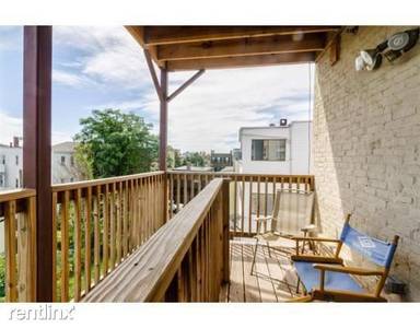 Main picture of 215 Saratoga St