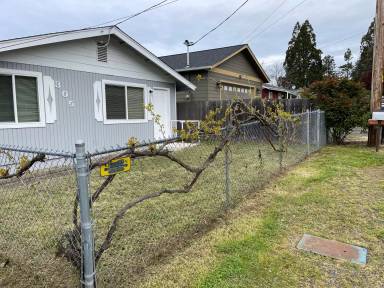 Main picture of 270 Kruse St