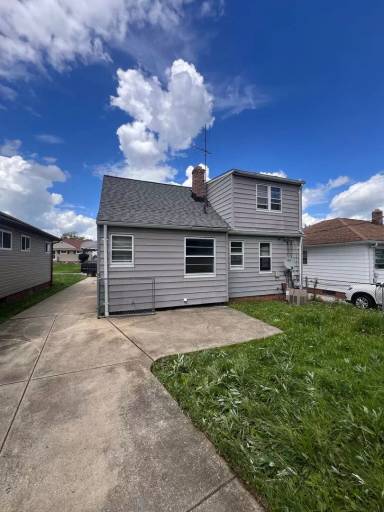 Main picture of 18400 Hazelwood Ave