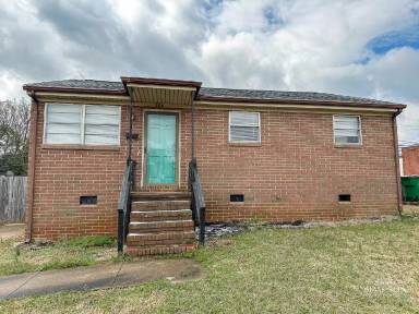 Main picture of 304 Greystone Rd