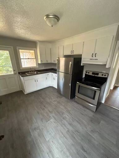 Main picture of 102 Bruce St