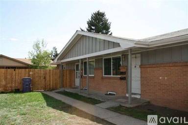 Main picture of 882 Yates St