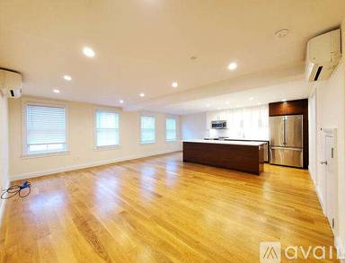 Main picture of 247  Bleecker St