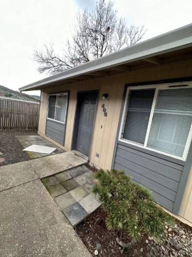 Main picture of 396 NE Miguel St