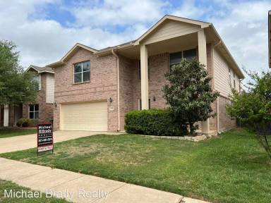 Main picture of 4945 Thorn Hollow Dr