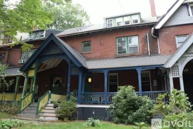 Main picture of 19 Columbia St