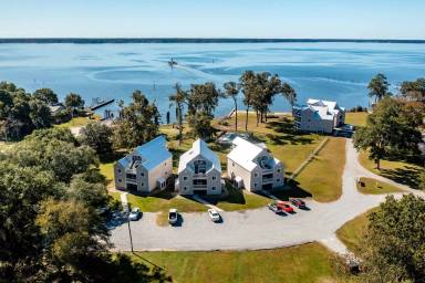 Main picture of 89 Country Club Dr