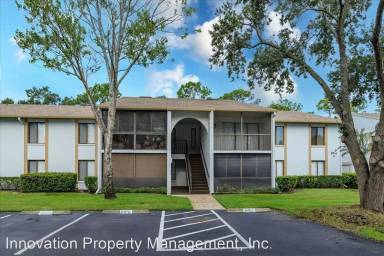 Main picture of 954 Courtyard Ln