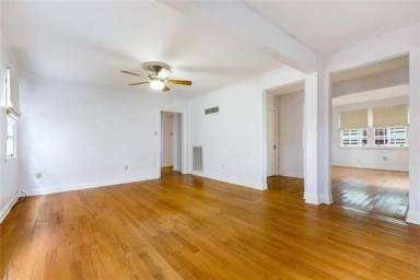 Main picture of 2330 Palmer Ave