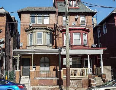 Main picture of 5117 Pine St