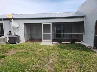 Main picture of 4608 SE 4th Pl
