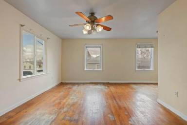 Main picture of 231 Maplewood Ave