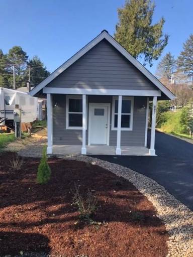 Main picture of 607 SE Quay Ave