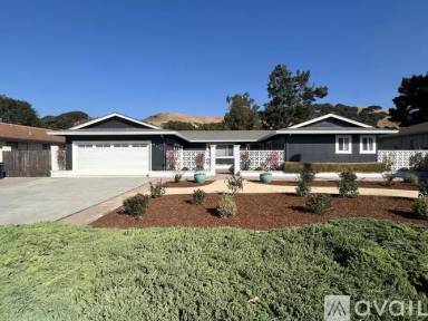 Main picture of 20111 Portola Dr