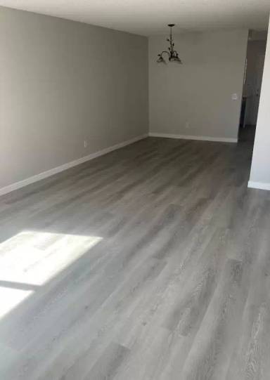 Main picture of 521 Courier Ave