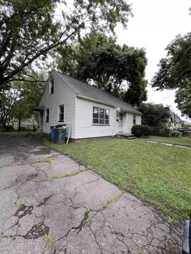 Main picture of 400 Knickerbocker Ave
