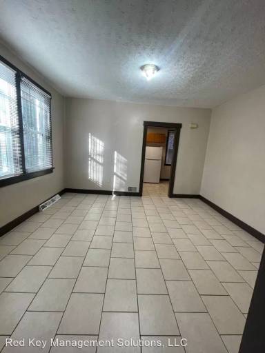 Main picture of 3802-04 Baytree St