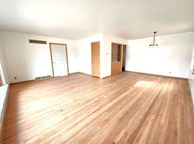 Main picture of 4272 N 91st St