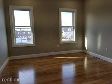 Main picture of 317 Main St