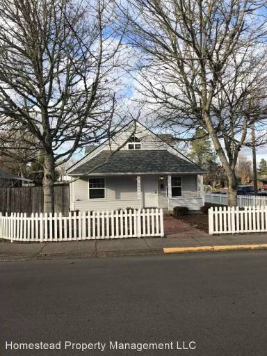 Main picture of 298 Powell St E