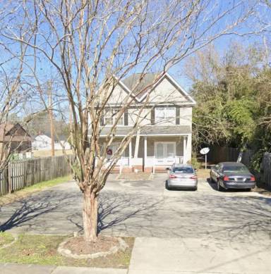 Main picture of 651 W Pine St