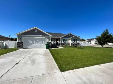 Main picture of 3195 N Oscar Ave