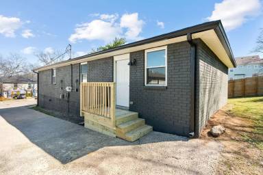 Main picture of 2160 Rock City St