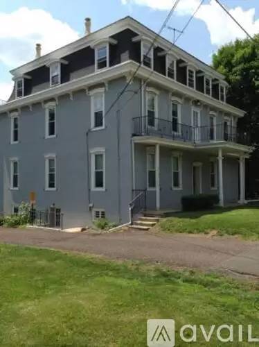 Main picture of 58 N Main St