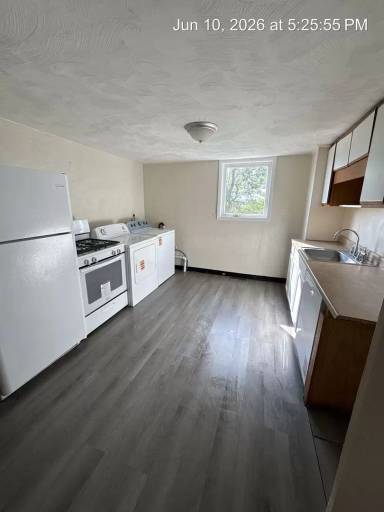 Main picture of 521 Locust Ave