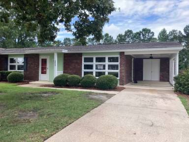 Main picture of 3853 Spruce Dr