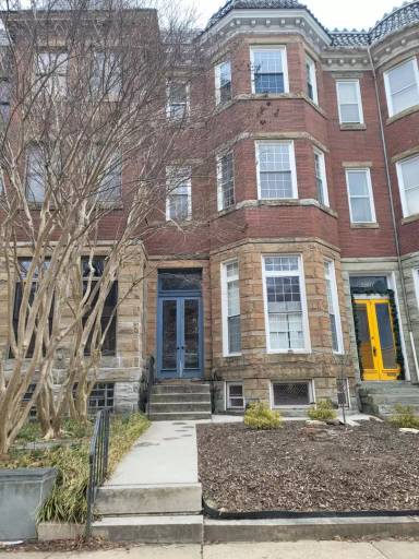 Main picture of 2809 Saint Paul St