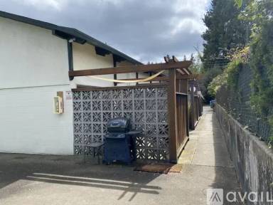 Main picture of 3246 NE 85th St