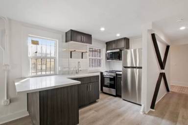 Main picture of 300 San Juan Ave