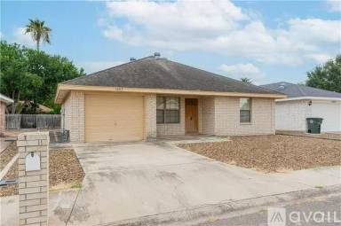 Main picture of 1602 Lakeside Dr