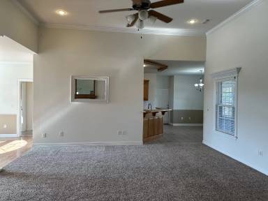 Main picture of 604 SE Cambridge Pl