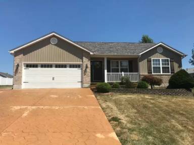Main picture of 141 Cuivre Ridge Dr