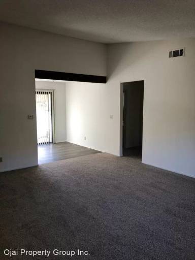 Main picture of 107 W Oak St