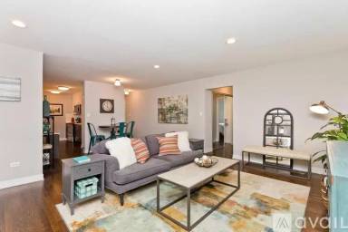 Main picture of 5536 N Sheridan Rd