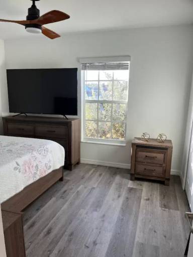 Main picture of 21286 Quesada Ave