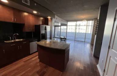 Main picture of Glass House