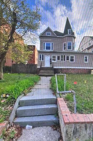 Main picture of 71 Lenox Ave