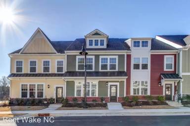 Main picture of 470 Triumph Ln