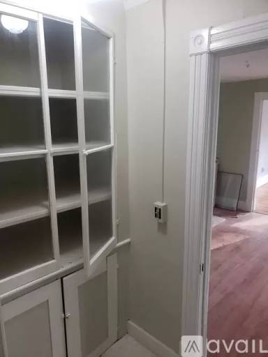 Main picture of 5 Robbins Ct